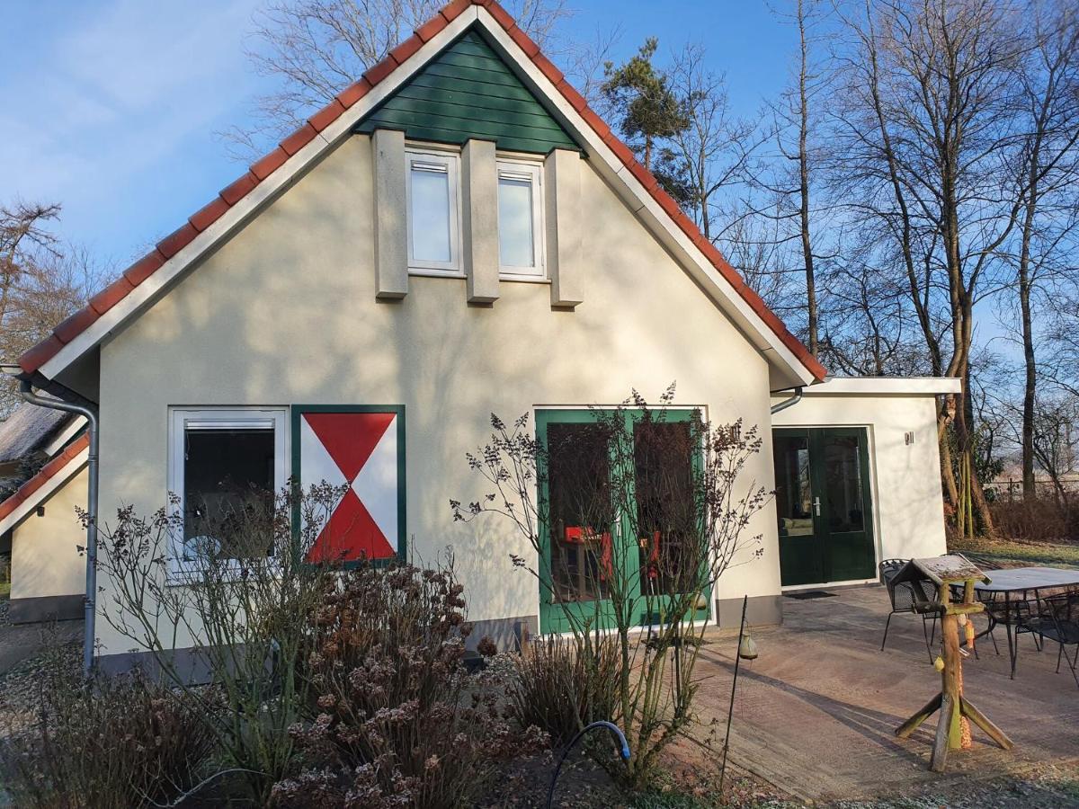 Villa With Spacious Garden Near Heeten Exteriör bild