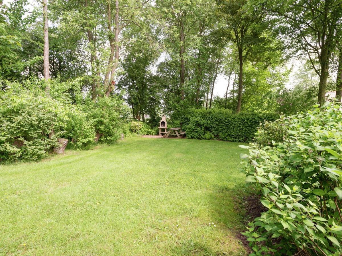 Villa With Spacious Garden Near Heeten Exteriör bild