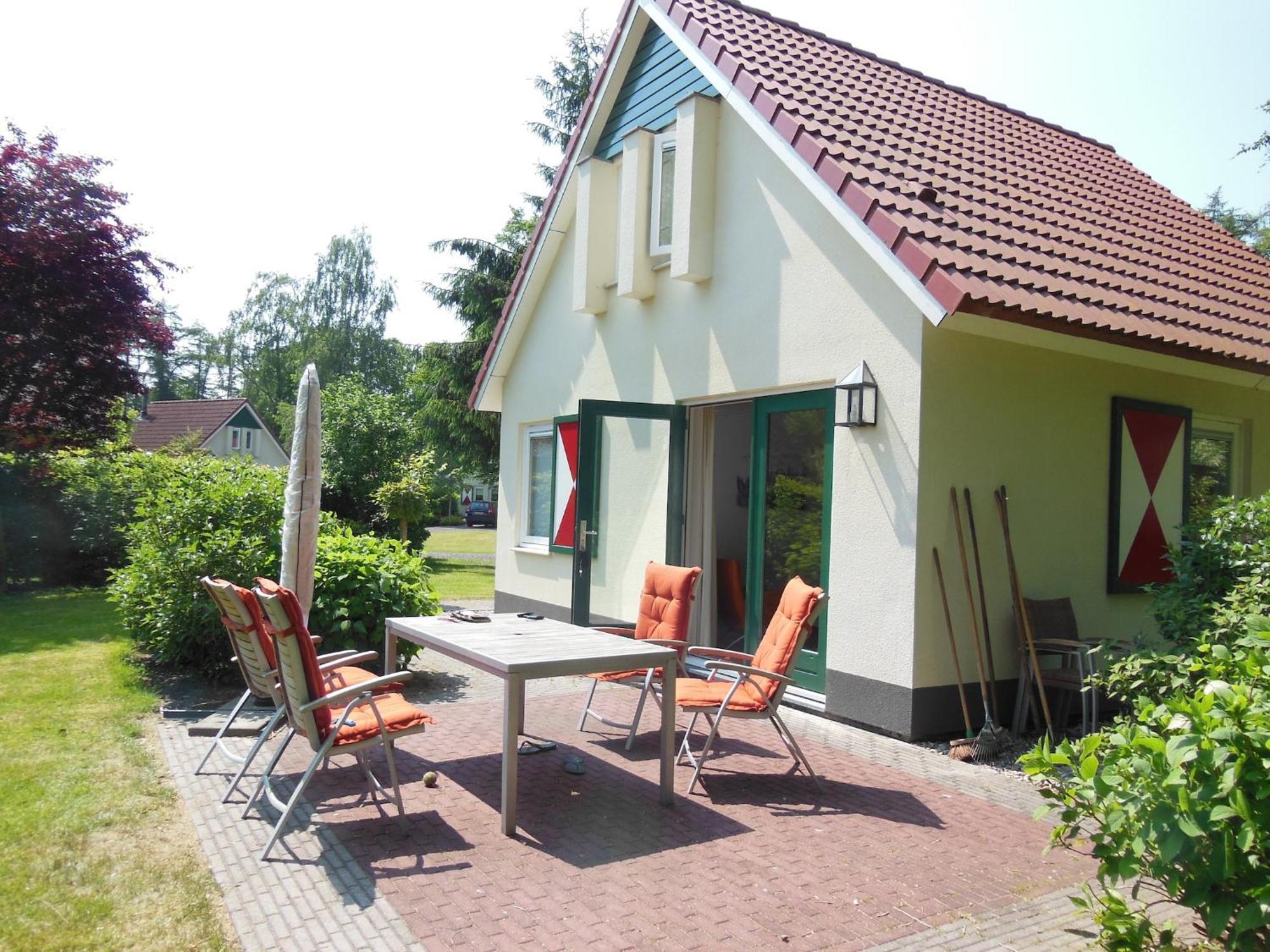 Villa With Spacious Garden Near Heeten Exteriör bild