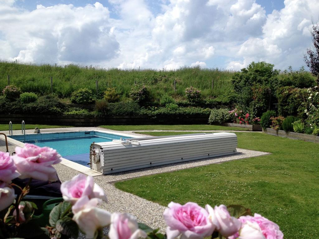 Villa With Spacious Garden Near Heeten Exteriör bild